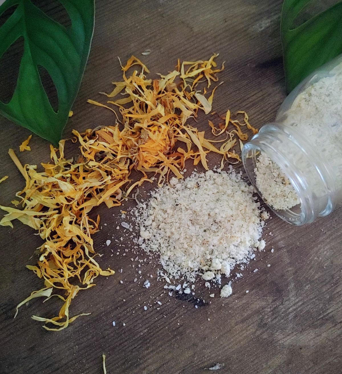 plant based coconut milk body soak for ithcy oirritated skin issues by the wynter rose